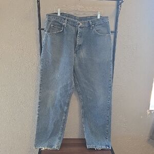 Classic Wrangler Men's Blue Denim Jeans